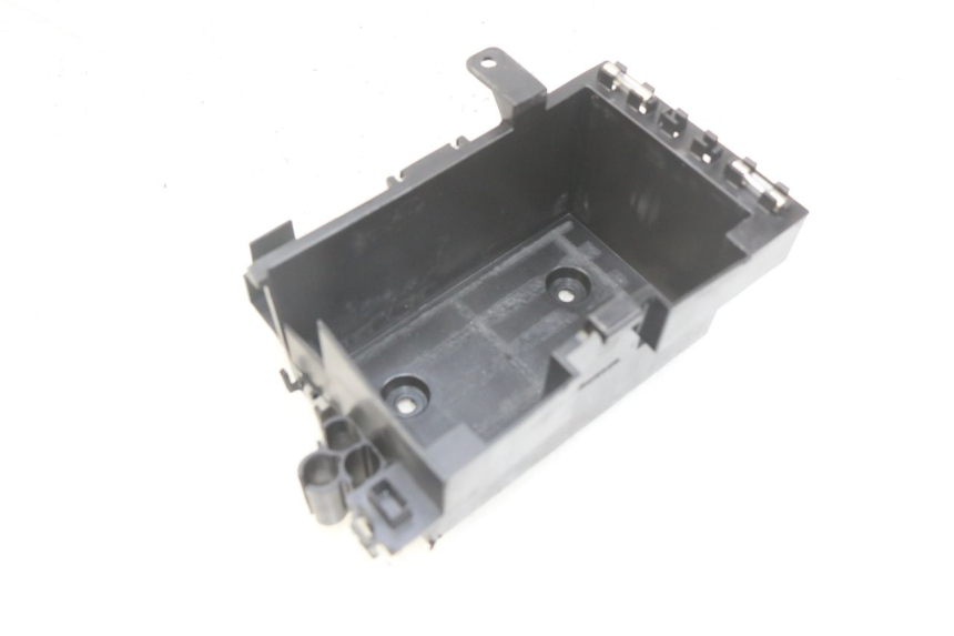 photo de BANDEJA DE BATERíA KYMCO AGILITY 16+ 4T 50 (2018 - 2023) - Otra perspectiva