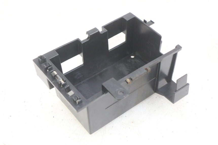 photo de BANDEJA DE BATERíA KYMCO AGILITY 16+ 4T 50 (2018 - 2023) - Otra perspectiva