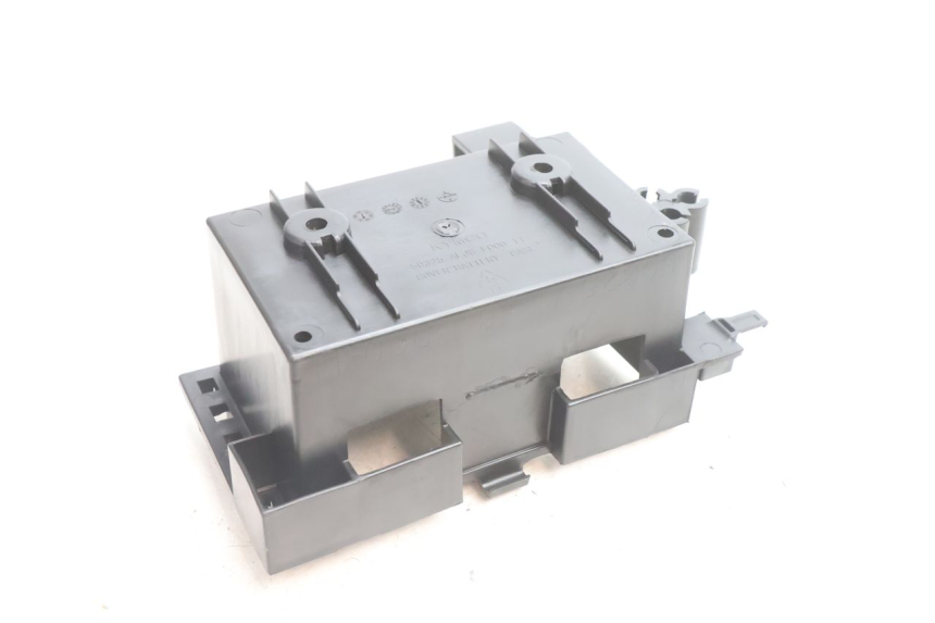 photo de CAJA BATERIA KYMCO AGILITY CITY 16P 125 (2015 - 2024) - Primer plano técnico