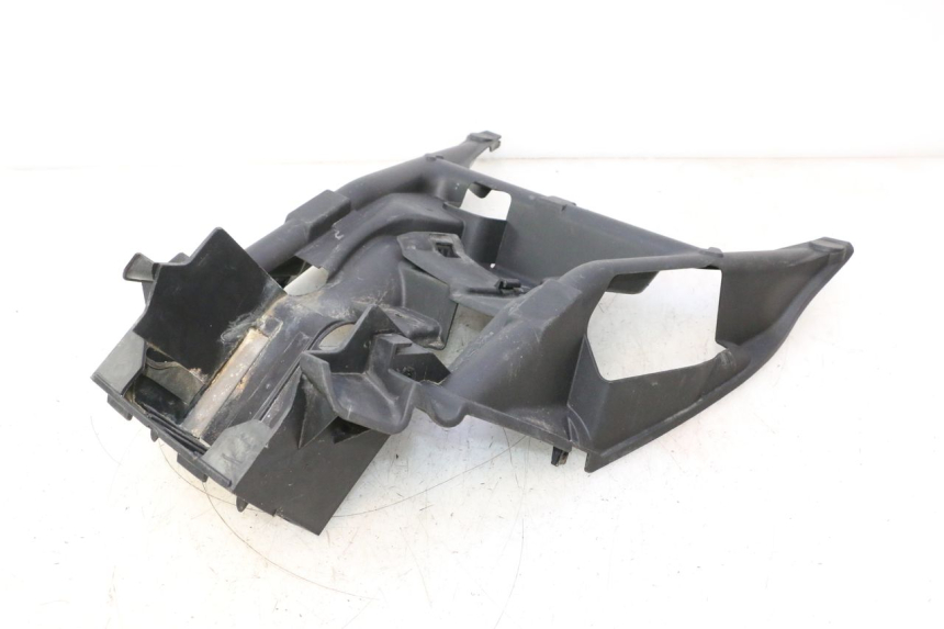 photo de CAJA BATERIA SUZUKI BURGMAN EXECUTIVE ABS 650 (2006 - 2012) - Primer plano técnico