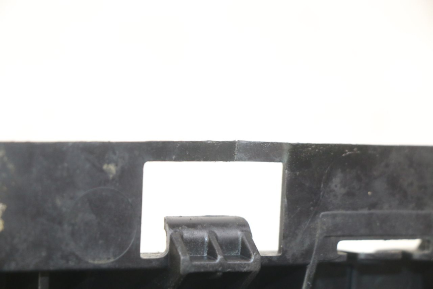 photo de BANDEJA DE BATERíA PEUGEOT CITYSTAR 2T 50 (2018 - 2021) - Primer plano técnico