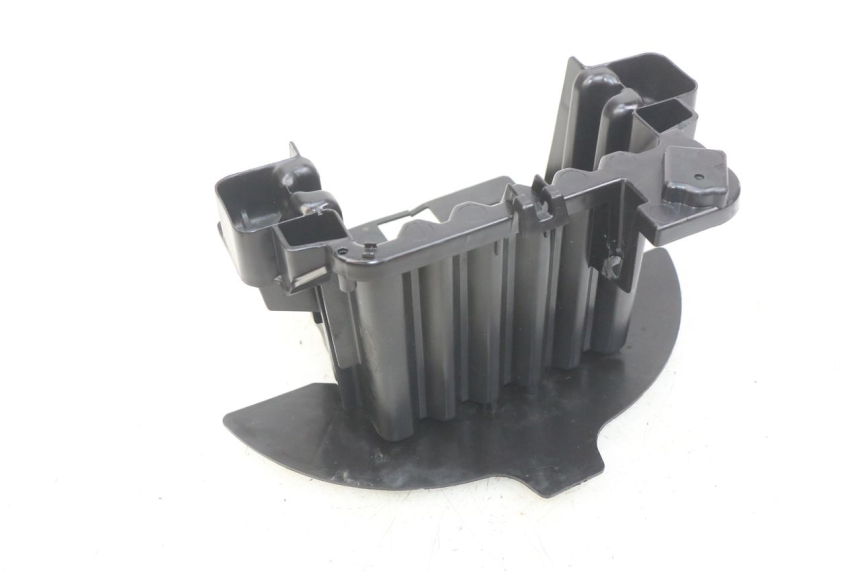 photo de BANDEJA DE BATERíA PEUGEOT CITYSTAR 2T 50 (2018 - 2021) - Detalles de los puntos de fijación