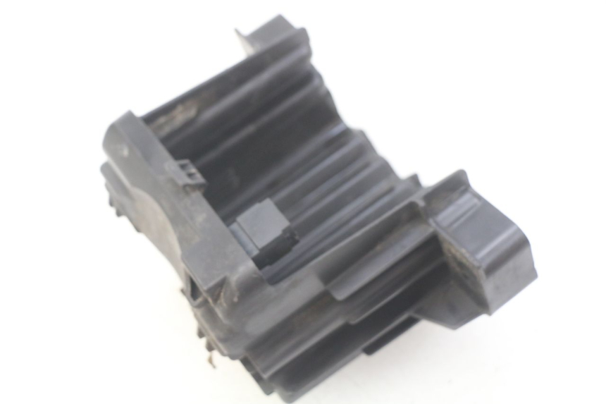 photo de BANDEJA DE BATERíA PEUGEOT CITYSTAR 125 (2011 - 2017) - Detalle de la pieza