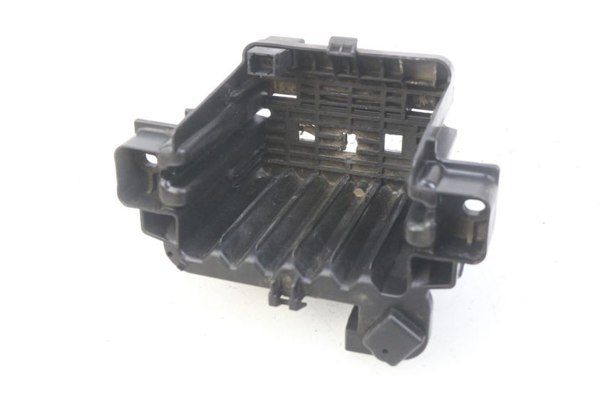 photo de BANDEJA DE BATERíA PEUGEOT CITYSTAR 125 (2011 - 2017) - Otra perspectiva