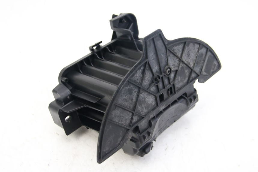 photo de BANDEJA DE BATERíA PEUGEOT CITYSTAR 50 (2013 - 2017) - Primer plano de alta resolución