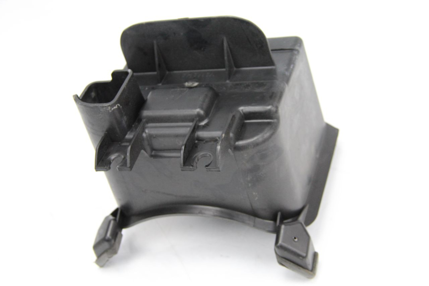 photo de CAJA BATERIA YAMAHA CYGNUS X INJECTION 125 (2007 - 2013) - Otra perspectiva