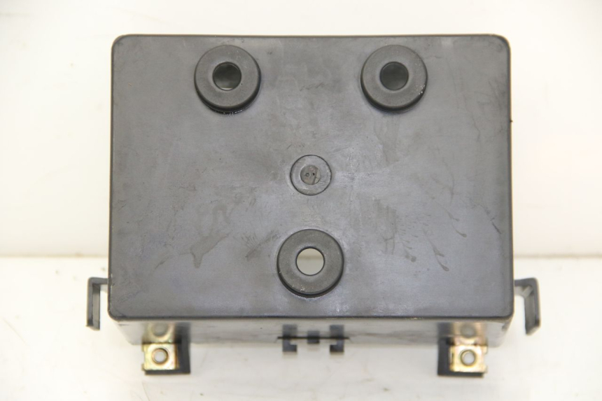 photo de BANDEJA DE BATERíA KYMCO DOWNTOWN ABS 125 (2015 - 2017) - Primer plano técnico