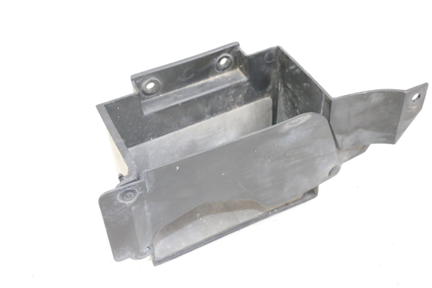 photo de BANDEJA DE BATERíA YAMAHA FJR ABS 1300 (2006 - 2012) - Primer plano técnico