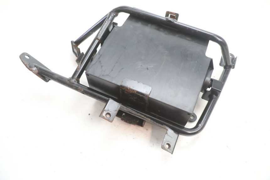 photo de CAJA BATERIA YAMAHA FJR 1300 (2001 - 2005) - Detalles de los puntos de fijación