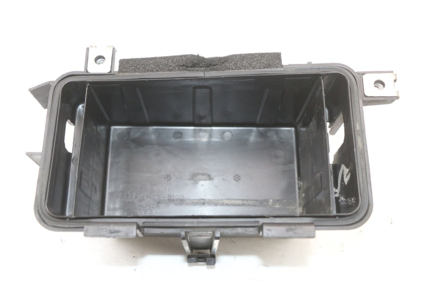 photo de CAJA BATERIA HONDA FJS SILVER WING SILVERWING 400 (2005 - 2008) - Zoom estado de uso