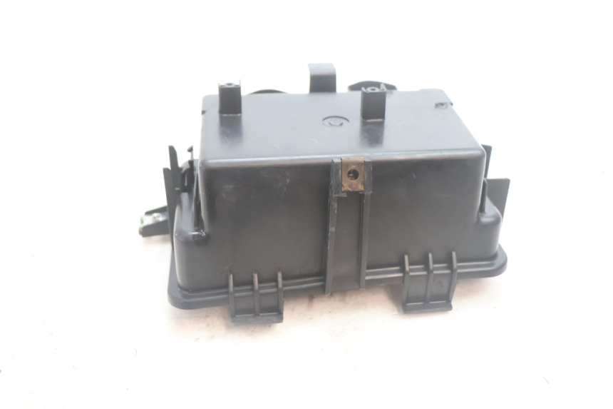 photo de CAJA BATERIA HONDA FJS SILVER WING SILVERWING 400 (2005 - 2008) - Primer plano técnico