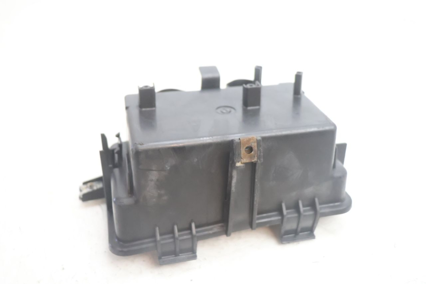 photo de CAJA BATERIA HONDA FJS SILVER WING SILVERWING 400 (2005 - 2008) - Primer plano técnico