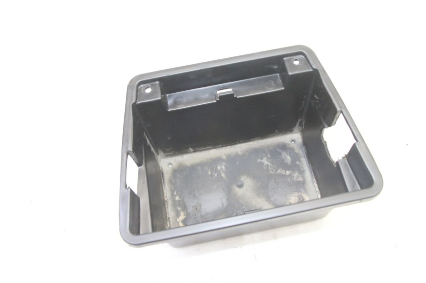 photo de BAÚL DE BATERÍA VENESI FLY RETRO 4T 50 (2020 - 2025) - Zoom estado de uso