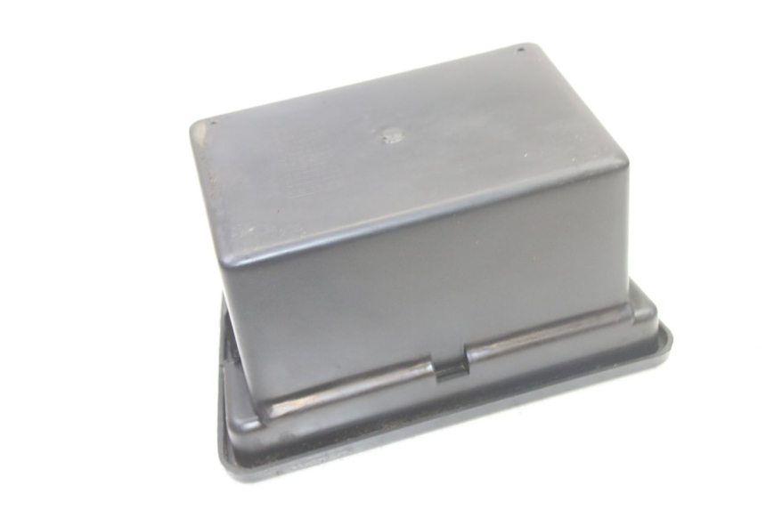 photo de BAÚL DE BATERÍA VENESI FLY RETRO 4T 50 (2020 - 2025) - Estado de la superficie y material