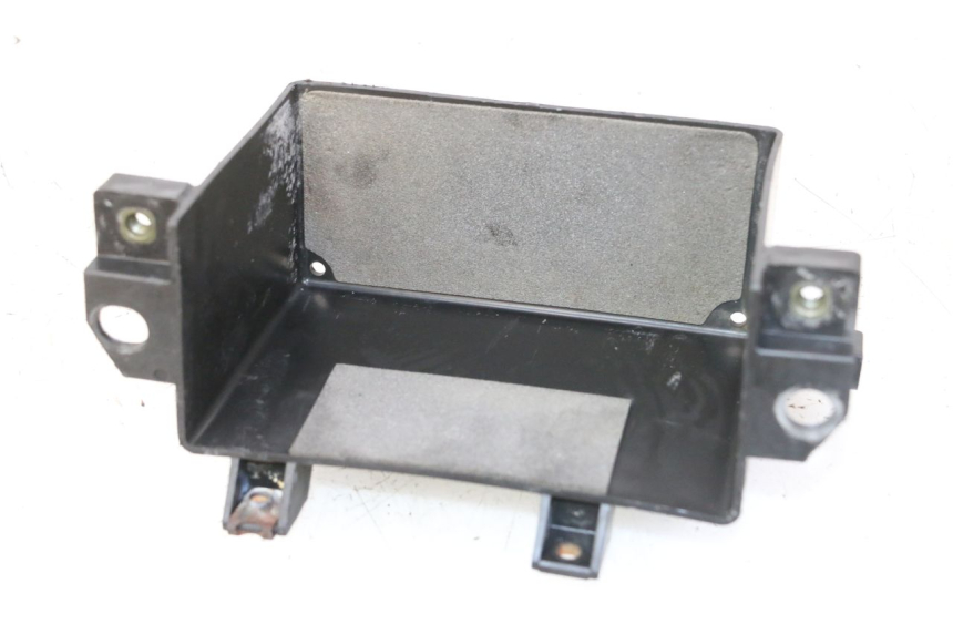 photo de CAJA BATERIA YAMAHA FZ6 FAZER S2 600 (2007 - 2011) - Primer plano técnico