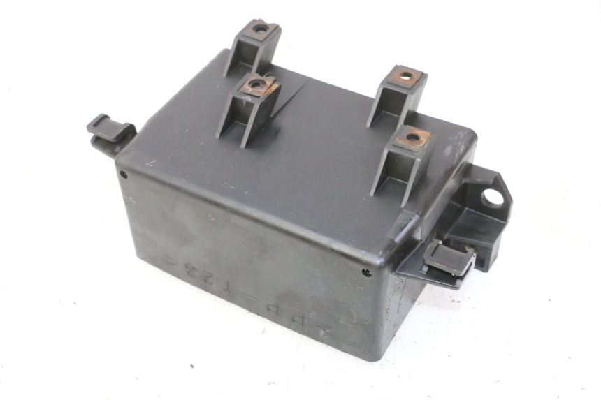 photo de CAJA BATERIA YAMAHA FZ6 N FAZER 600 (2004 - 2006) - Zoom estado de uso