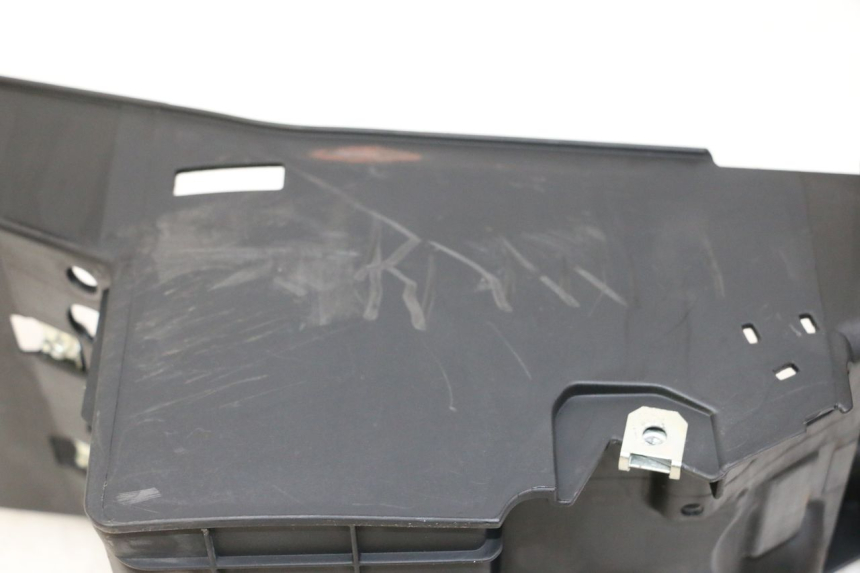 photo de CAJA BATERIA BMW G310 R 310 (2016 - 2020) - Detalle de la pieza