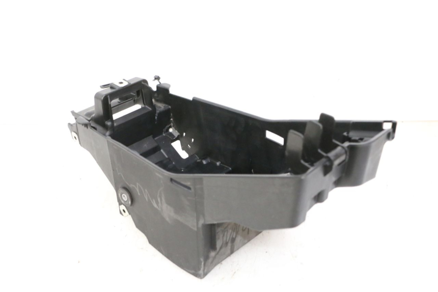 photo de CAJA BATERIA BMW G310 R 310 (2016 - 2020) - Primer plano técnico