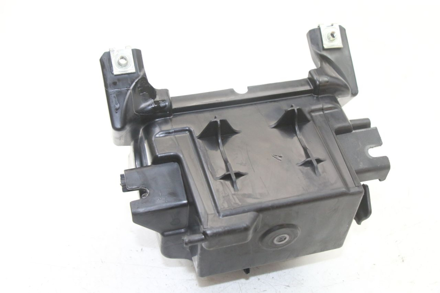 photo de CAJA BATERIA HONDA PCX (JF57/JF64) 125 (2014 - 2018) - Primer plano técnico