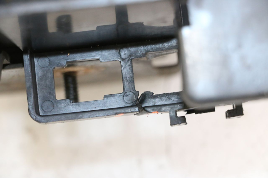 photo de CAJA BATERIA HONDA VT C2 SHADOW 750 (1997 - 2001) - Detalle de la pieza