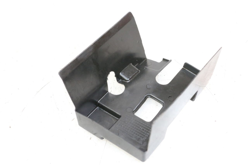 photo de CAJA BATERIA HUSQVARNA SVARTPILEN 401 (2018 - 2023) - Detalles de los puntos de fijación