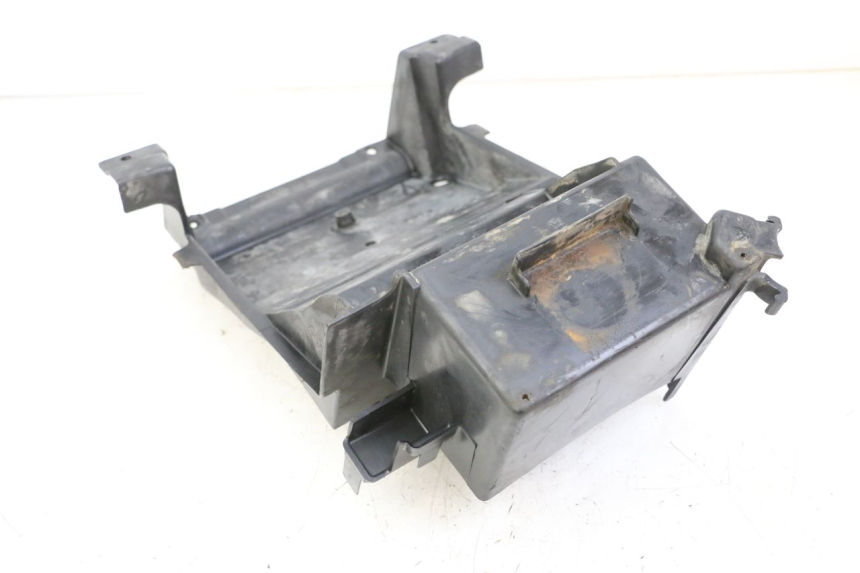 photo de BANDEJA DE BATERíA KAWASAKI ZR7 ZR-7 S 750 (1999 - 2004) - Otra perspectiva