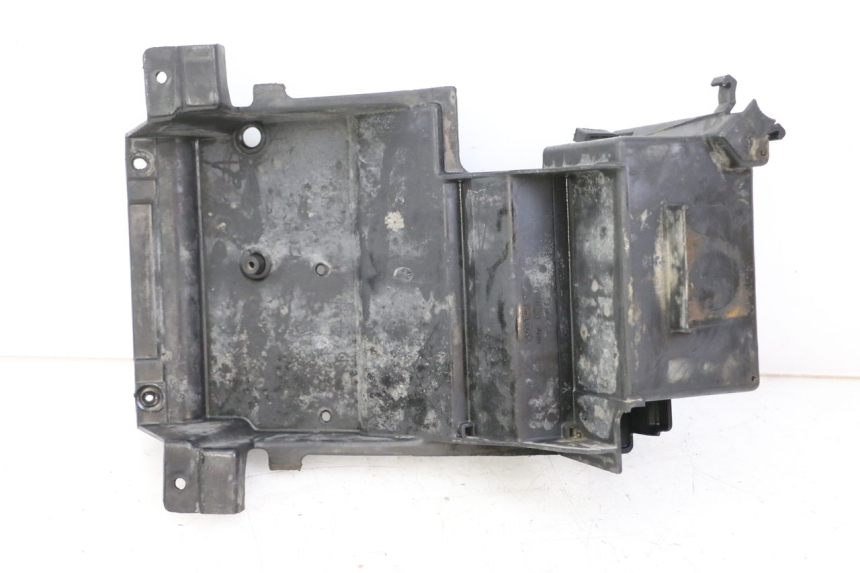 photo de BANDEJA DE BATERíA KAWASAKI ZR7 ZR-7 S 750 (1999 - 2004) - Primer plano técnico