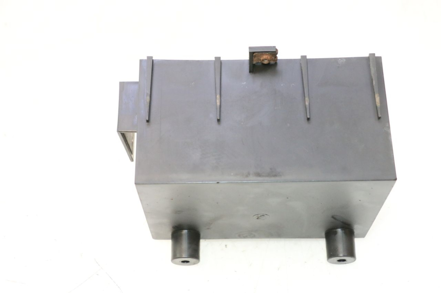 photo de CAJA BATERIA KYMCO MOVIE S 125 (2009 - 2018) - Primer plano técnico