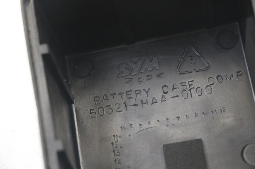 photo de CAJA BATERIA SYM ORBIT III 3 4T 50 (2021 - 2025) - Otra perspectiva