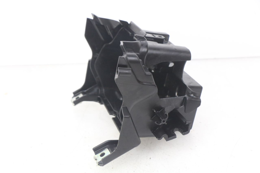 photo de CAJA BATERIA HONDA PCX (JF57/JF64) 125 (2014 - 2018) - Otra perspectiva