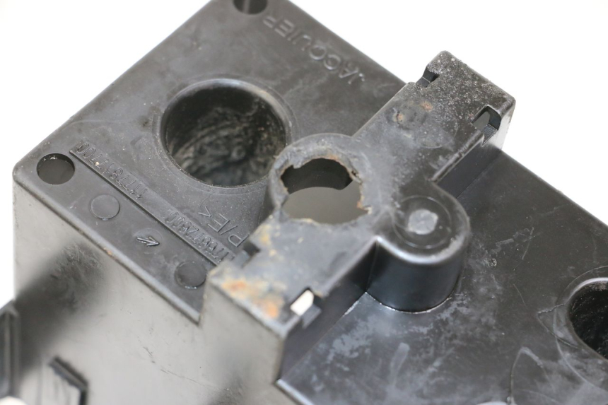 photo de BANDEJA DE BATERíA PEUGEOT LUDIX 50 (2005 - 2007) - Zoom estado de uso