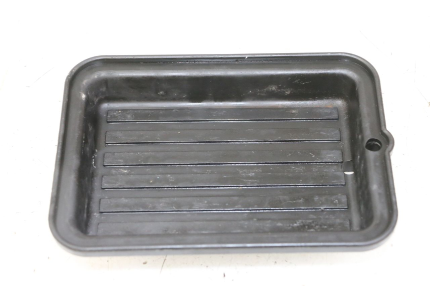 photo de CAJA BATERIA PIAGGIO VESPA GRANTURISMO 200 (2004 - 2005) - Vista principal