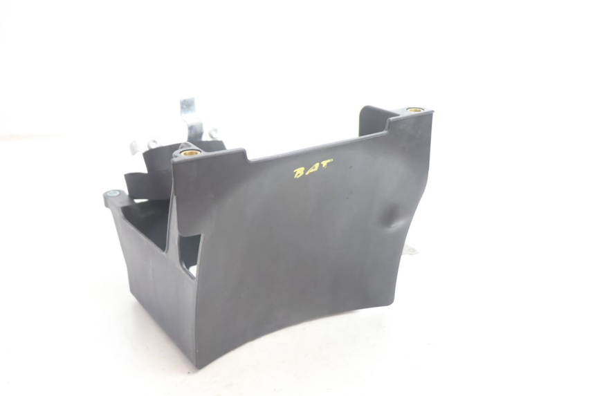 photo de CAJA BATERIA HARLEY DAVIDSON ROAD GLIDE FLTRXSE 1920 (2018 - 2022) - Primer plano técnico