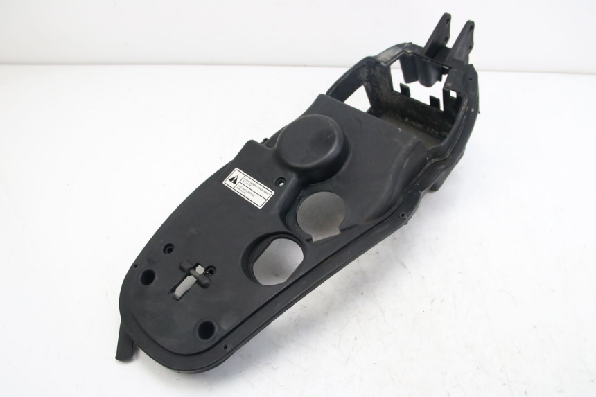 photo de BANDEJA DE BATERíA APRILIA SCARABEO 4T 50 (2009 - 2017) - Detalle de la pieza