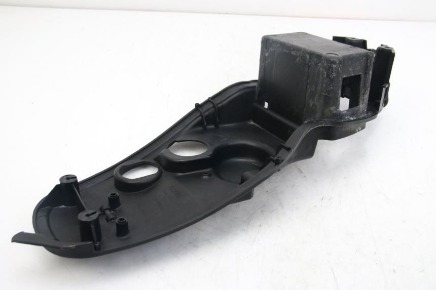 photo de BANDEJA DE BATERíA APRILIA SCARABEO 4T 50 (2009 - 2017) - Primer plano de alta resolución