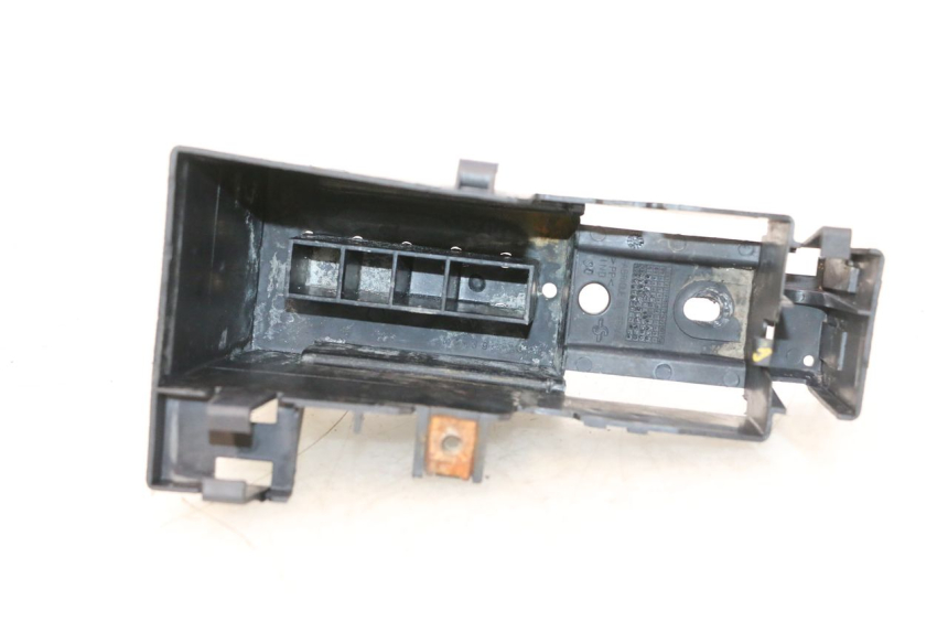 photo de CAJA BATERIA PEUGEOT SPEEDFIGHT 2 AC 50 (2000 - 2009) - Detalle de la pieza