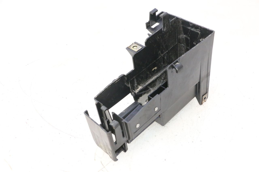 photo de CAJA DE BATERÍA PEUGEOT SPEEDFIGHT LC 50 (1996 - 2002) - Primer plano técnico