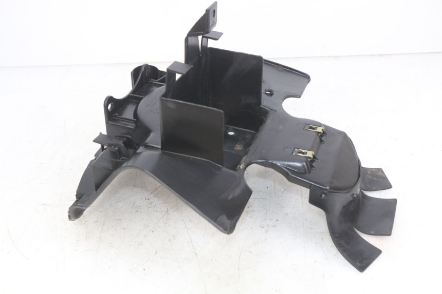 photo de BANDEJA DE BATERíA PEUGEOT SV 125 (1991 - 1994) - Zoom estado de uso