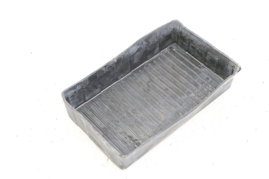 photo de CAJA BATERIA HUSQVARNA SVARTPILEN 401 (2018 - 2023) - Estado de la superficie y material