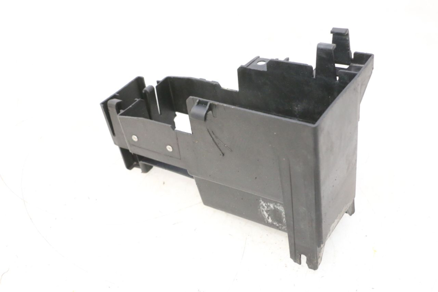 photo de CAJA BATERIA PEUGEOT TREKKER 50 (1995 - 2004) - Primer plano técnico