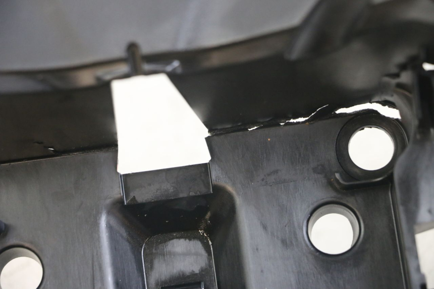 photo de BANDEJA DE BATERíA YAMAHA XMAX X-MAX ABS 125 (2017 - 2020) - Detalle de la pieza