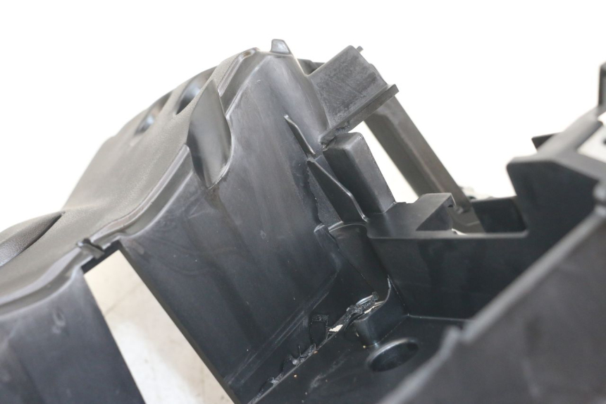 photo de BANDEJA DE BATERíA YAMAHA XMAX X-MAX ABS 125 (2017 - 2020) - Zoom estado de uso