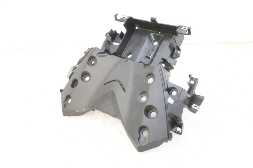 photo de CAJA BATERIA YAMAHA XMAX X-MAX 125 (2021 - 2025) - Detalles de los puntos de fijación