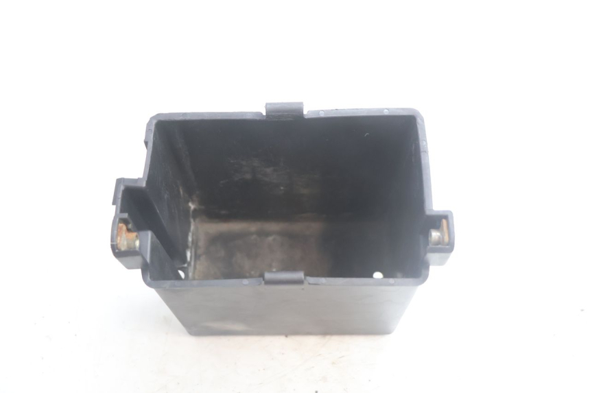 photo de CAJA BATERIA YAMAHA XV VIRAGO 535 (1988 - 2004) - Detalle de la pieza
