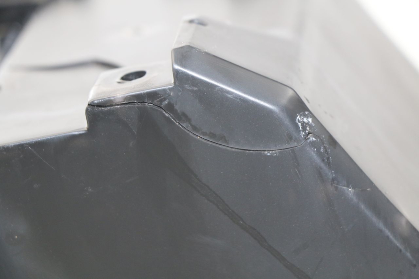 photo de CAJA BATERIA KAWASAKI Z Z900 900 (2017 - 2019) - Primer plano técnico