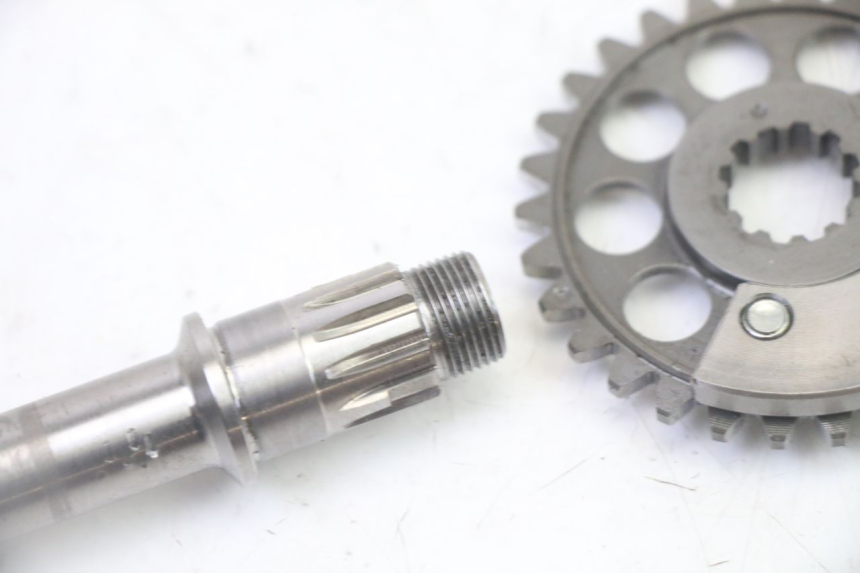 photo de SOPORTE MOTOR YAMAHA YZ-F YZF 250 (2014 - 2018) - Primer plano técnico