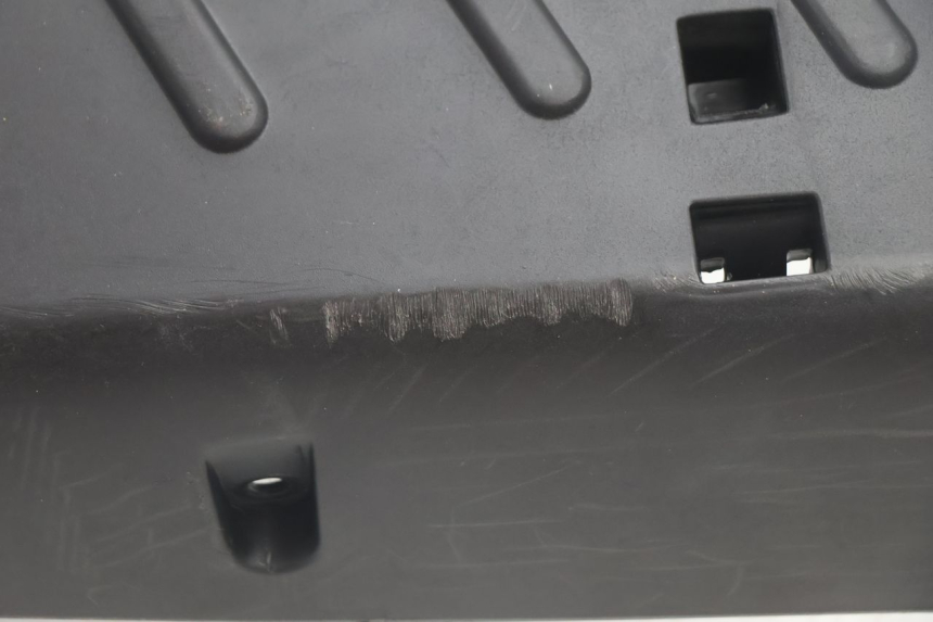photo de BAJO DE CHASIS KYMCO AGILITY 4T 50 (2005 - 2018) - Detalles de los puntos de fijación
