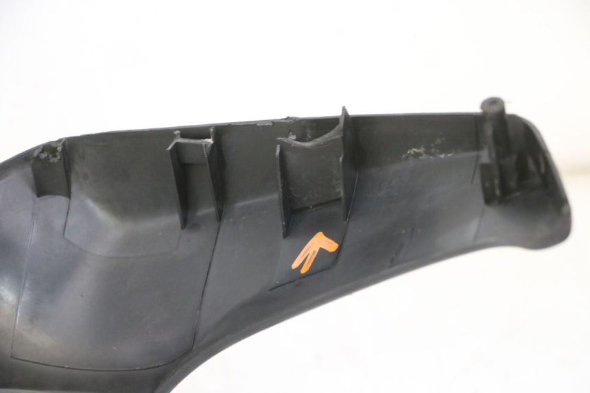 photo de FALDONES KYMCO AGILITY NAKED RENOUVO 2T 50 (2011 - 2018) - Primer plano técnico