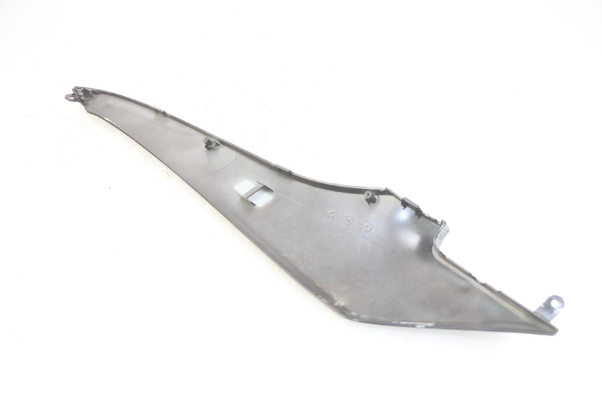 photo de FALDóN LATERAL TRASERO DERECHO KYMCO AGILITY 16+ 4T 50 (2018 - 2023) - Detalles de los puntos de fijación