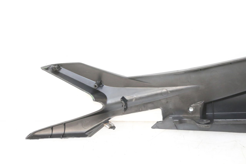 photo de BAJO CARENADO TRASERO DERECHA STAHO FH 50 (2018 - 2019) - Primer plano técnico